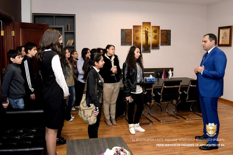 ARA ZOHRABYAN RECEIVED THE STUDENTS OF HIGH SCHOOL BY HERATSI ARA ZOHRABYAN RECEIVED THE STUDENTS OF HIGH SCHOOL BY HERATSI