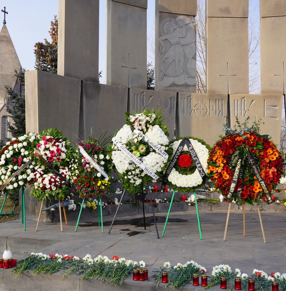 THE ADVOCATES HAVE PAID TRIBUTE TO THE MEMORY OF THE MARTYRS IN YERABLUR