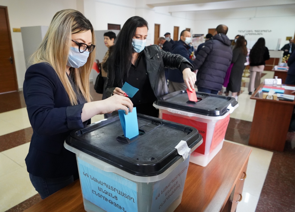 THE VOTING CONTINUES IN THE CHAMBER OF ADVOCATES OF THE REPUBLIC OF ARMENIA