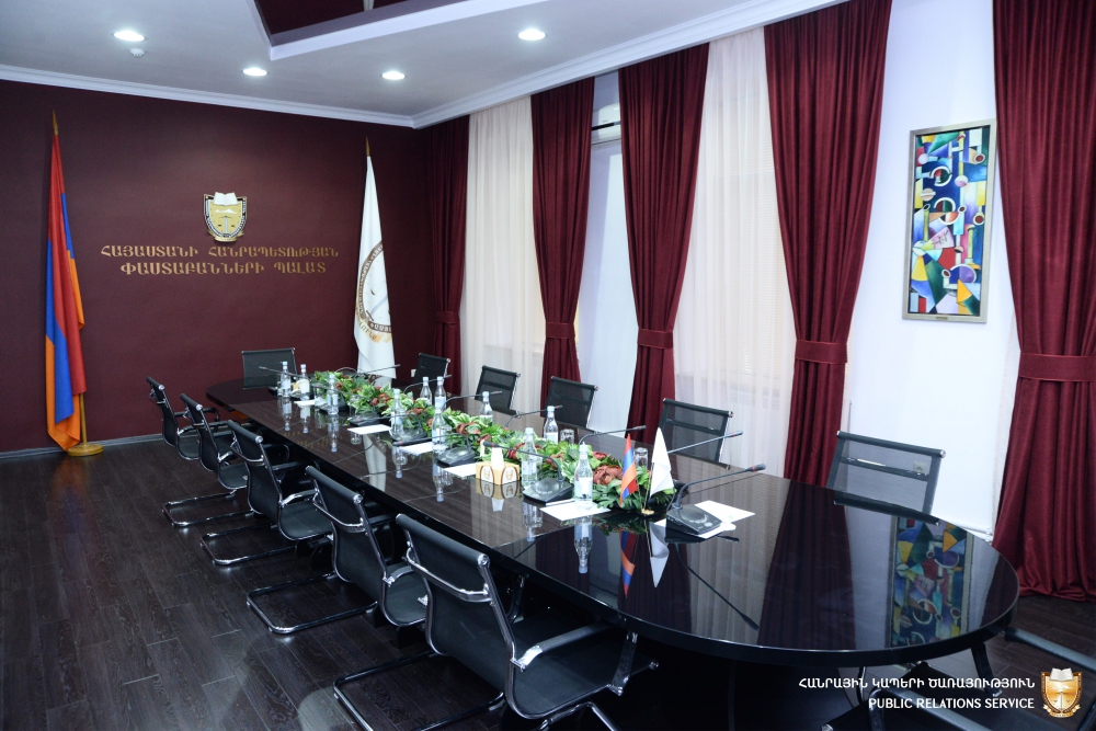 ՓԱՍՏԱԲԱՆՆԵՐԻ ՊԱԼԱՏԸ ՇՆՈՐՀԱԿԱԼՈՒԹՅՈՒՆ Է ՀԱՅՏՆՈՒՄ ԽՈՐՀՐԴԻ ՆԱԽՈՐԴ ԿԱԶՄԻ ԱՆԴԱՄՆԵՐԻՆ ՓԱՍՏԱԲԱՆՆԵՐԻ ՊԱԼԱՏԸ ՇՆՈՐՀԱԿԱԼՈՒԹՅՈՒՆ Է ՀԱՅՏՆՈՒՄ ԽՈՐՀՐԴԻ ՆԱԽՈՐԴ ԿԱԶՄԻ ԱՆԴԱՄՆԵՐԻՆ