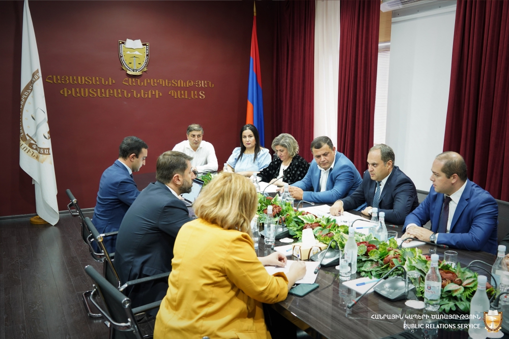 ԱՐԴԱՐԱԴԱՏՈՒԹՅԱՆ ՆԱԽԱՐԱՐՆ ԱՅՑԵԼԵԼ Է ՀՀ ՓԱՍՏԱԲԱՆՆԵՐԻ ՊԱԼԱՏ ԱՐԴԱՐԱԴԱՏՈՒԹՅԱՆ ՆԱԽԱՐԱՐՆ ԱՅՑԵԼԵԼ Է ՀՀ ՓԱՍՏԱԲԱՆՆԵՐԻ ՊԱԼԱՏ