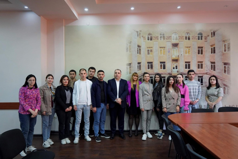 ՓԱՍՏԱԲԱՆՆԵՐԻ ՊԱԼԱՏԸ ՀՅՈՒՐԸՆԿԱԼԵԼ Է ԵՐԵՎԱՆԻ ԳԼԱՁՈՐ ՀԱՄԱԼՍԱՐԱՆԻ ԵՎ ՀԱՅԱՍՏԱՆԻ ՊԵՏԱԿԱՆ ՄԱՆԿԱՎԱՐԺԱԿԱՆ ՀԱՄԱԼՍԱՐԱՆԻ ՈՒՍԱՆՈՂՆԵՐԻՆ ՓԱՍՏԱԲԱՆՆԵՐԻ ՊԱԼԱՏԸ ՀՅՈՒՐԸՆԿԱԼԵԼ Է ԵՐԵՎԱՆԻ ԳԼԱՁՈՐ ՀԱՄԱԼՍԱՐԱՆԻ ԵՎ ՀԱՅԱՍՏԱՆԻ ՊԵՏԱԿԱՆ ՄԱՆԿԱՎԱՐԺԱԿԱՆ ՀԱՄԱԼՍԱՐԱՆԻ ՈՒՍԱՆՈՂՆԵՐԻՆ