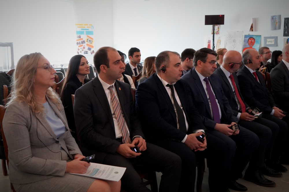 ՀԱՆՐԱՅԻՆ ՊԱՇՏՊԱՆՆԵՐՆ ԱՅՍՈՒՀԵՏ ՏԵՍԱԿԱՊԻ ՀՆԱՐԱՎՈՐՈՒԹՅՈՒՆ ՈՒՆԵՆ «ԱՐՄԱՎԻՐ» ՔՐԵԱԿԱՏԱՐՈՂԱԿԱՆ ՀԻՄՆԱՐԿՈՒՄ ՊԱՀՎՈՂ ՎՍՏԱՀՈՐԴՆԵՐԻ ՀԵՏ ՀԱՆՐԱՅԻՆ ՊԱՇՏՊԱՆՆԵՐՆ ԱՅՍՈՒՀԵՏ ՏԵՍԱԿԱՊԻ ՀՆԱՐԱՎՈՐՈՒԹՅՈՒՆ ՈՒՆԵՆ «ԱՐՄԱՎԻՐ» ՔՐԵԱԿԱՏԱՐՈՂԱԿԱՆ ՀԻՄՆԱՐԿՈՒՄ ՊԱՀՎՈՂ ՎՍՏԱՀՈՐԴՆԵՐԻ ՀԵՏ