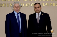  THE DELEGATION HEADED BY HENRY REZNIK  WAS IN THE CHAMBER OF ADVOCATES OF RA