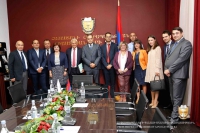 ՖՐԱՆԿՈՖՈՆ ԵՐԻՏԱՍԱՐԴ ՓԱՍՏԱԲԱՆՆԵՐԸ ՀԱՅ ԳՈՐԾԸՆԿԵՐՆԵՐԻ ՀԵՏ ՔՆՆԱՐԿԵԼ ԵՆ ՄԱՍՆԱԳԻՏԱԿԱՆ ՀԻՄՆԱՀԱՐՑԵՐ